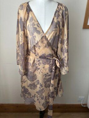 Topshop women's model: Floating, flowing boho-style skirt